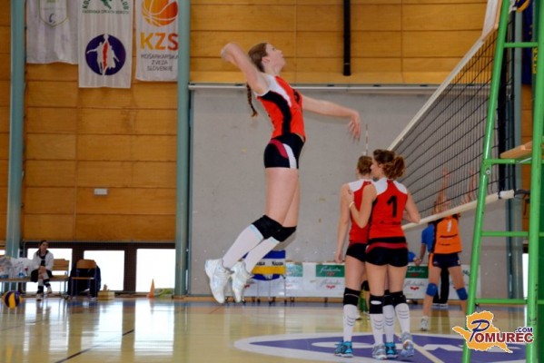 FOTO: Odbojkarice DŠR MS nadigrale še ekipo Formis in Ruše